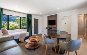 Luxe 1 Bedroom with Mountain Views