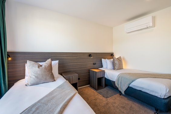 Luxe 2 Bedroom Suite with Private Garden - single beds