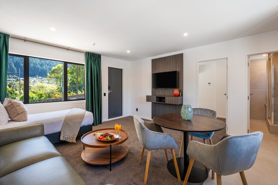 Luxe 1 Bedroom with Mountain Views