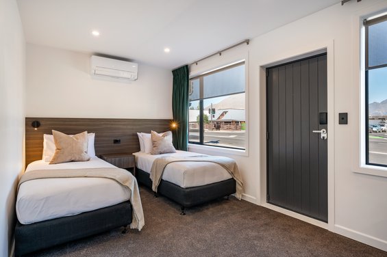 Luxe 1 Bedroom Suite 