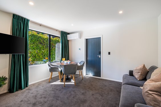 Luxe 2 Bedroom Suite - lounge