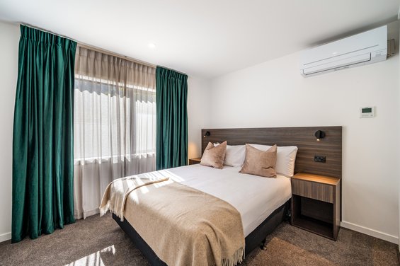 Luxe 2 Bedroom Suite - queen-size bed